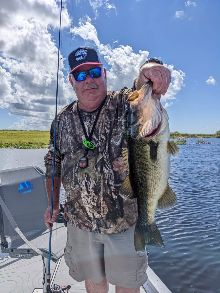 Largemouth bass fishing in Fellsmere