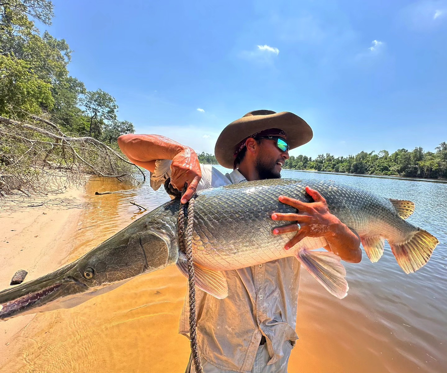 Buffalo Bayou alligator gar fishing charter boat with Captain Alex Sosa in Houston Texas