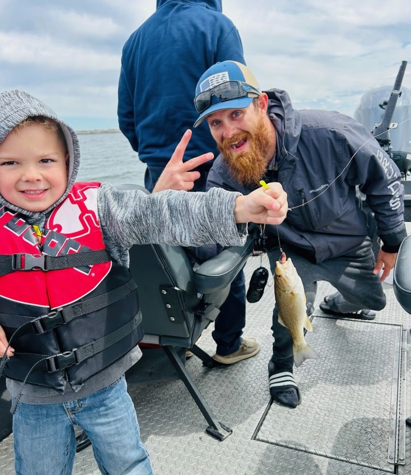 2 people fishing in WA