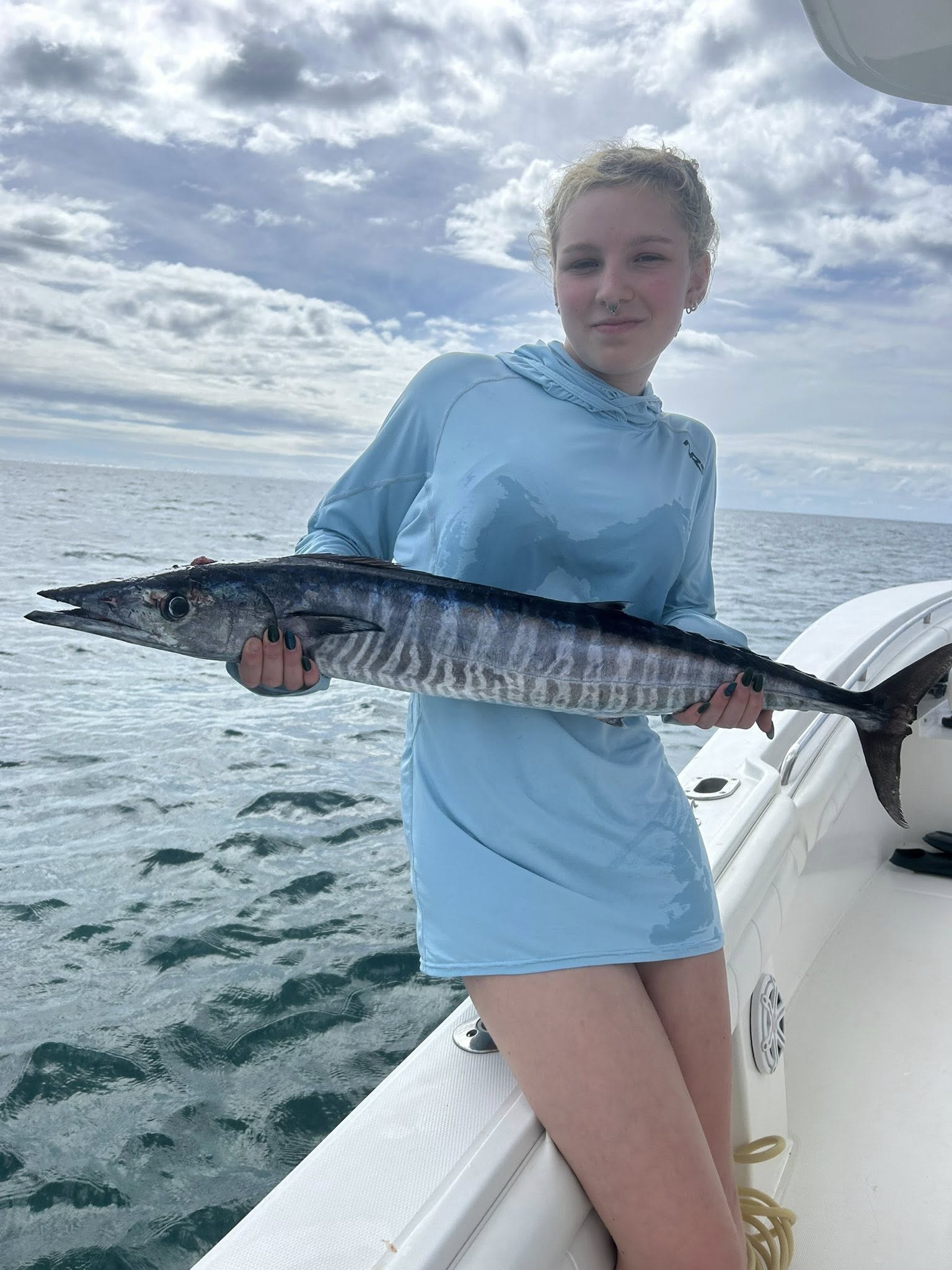 Fisherman catches a 28-inch Wahoo fish in Rincón