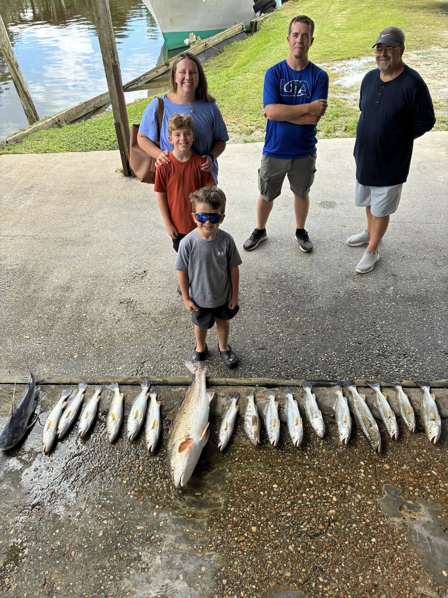 5 people fishing in Alabama