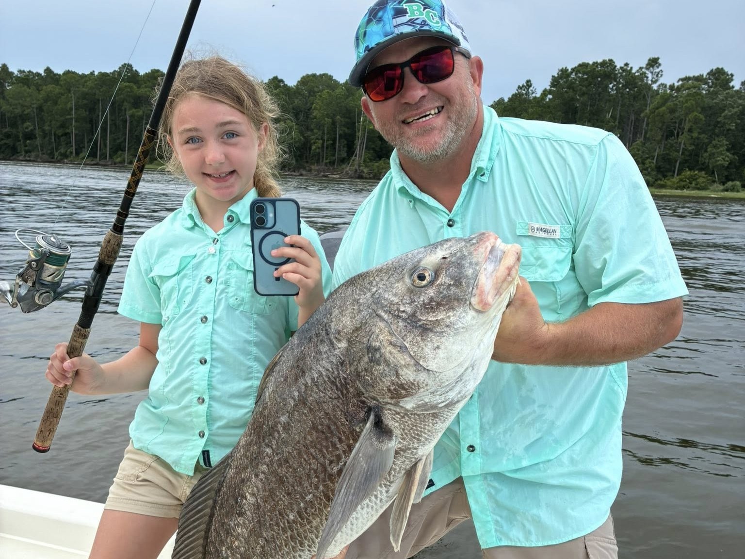 Shearwater 25' fishing boat with Captain Shawn Slattery for Gulf Shores inshore fishing trip