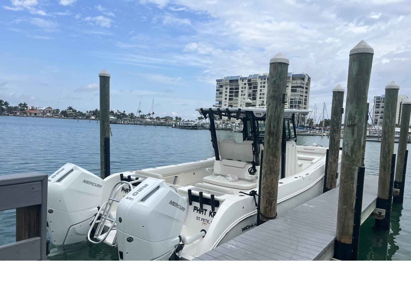 Center console boats