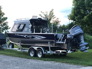 25ft Hewescraft Boat