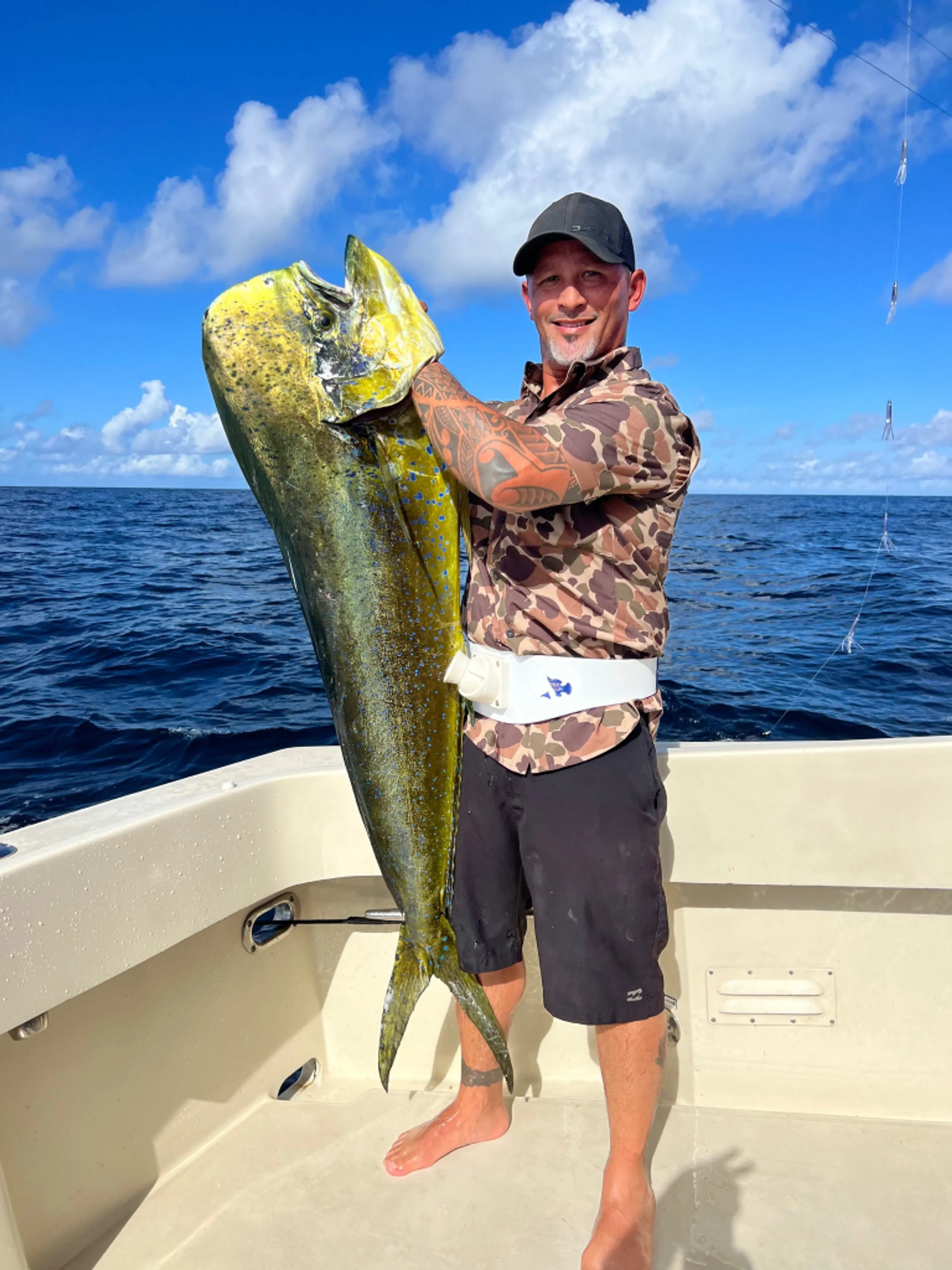 Port Aransas offshore fishing charter boat targeting yellowfin tuna and mahi mahi in Gulf waters