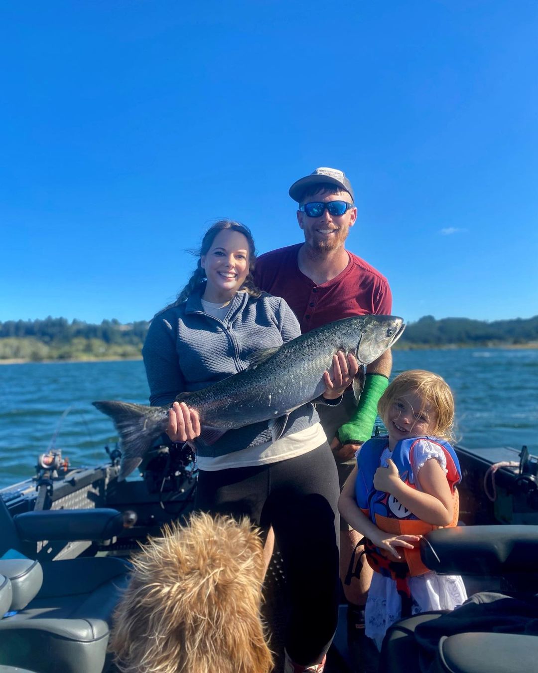 3 people fishing in Roseburg