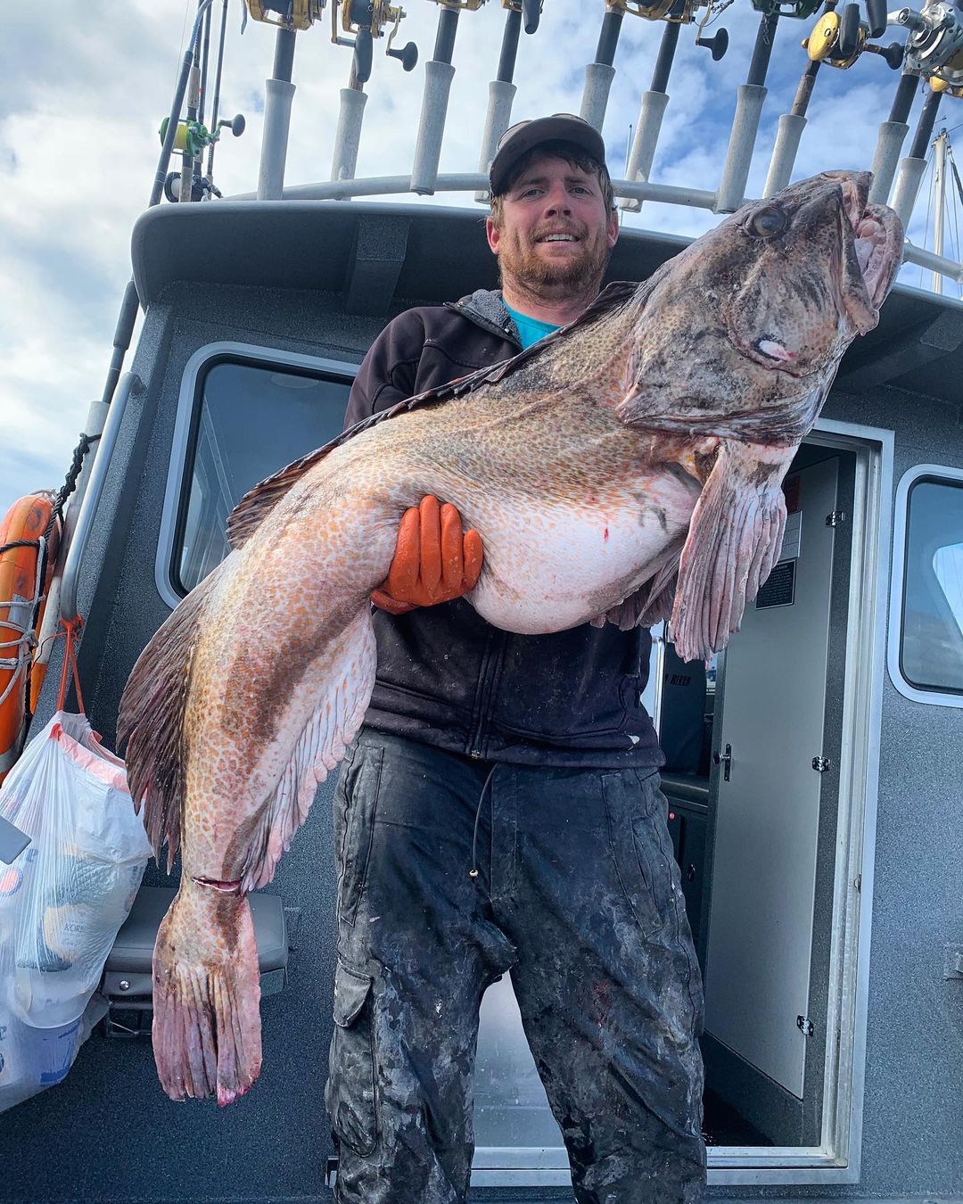 Angler fishing in OR with 1 catch