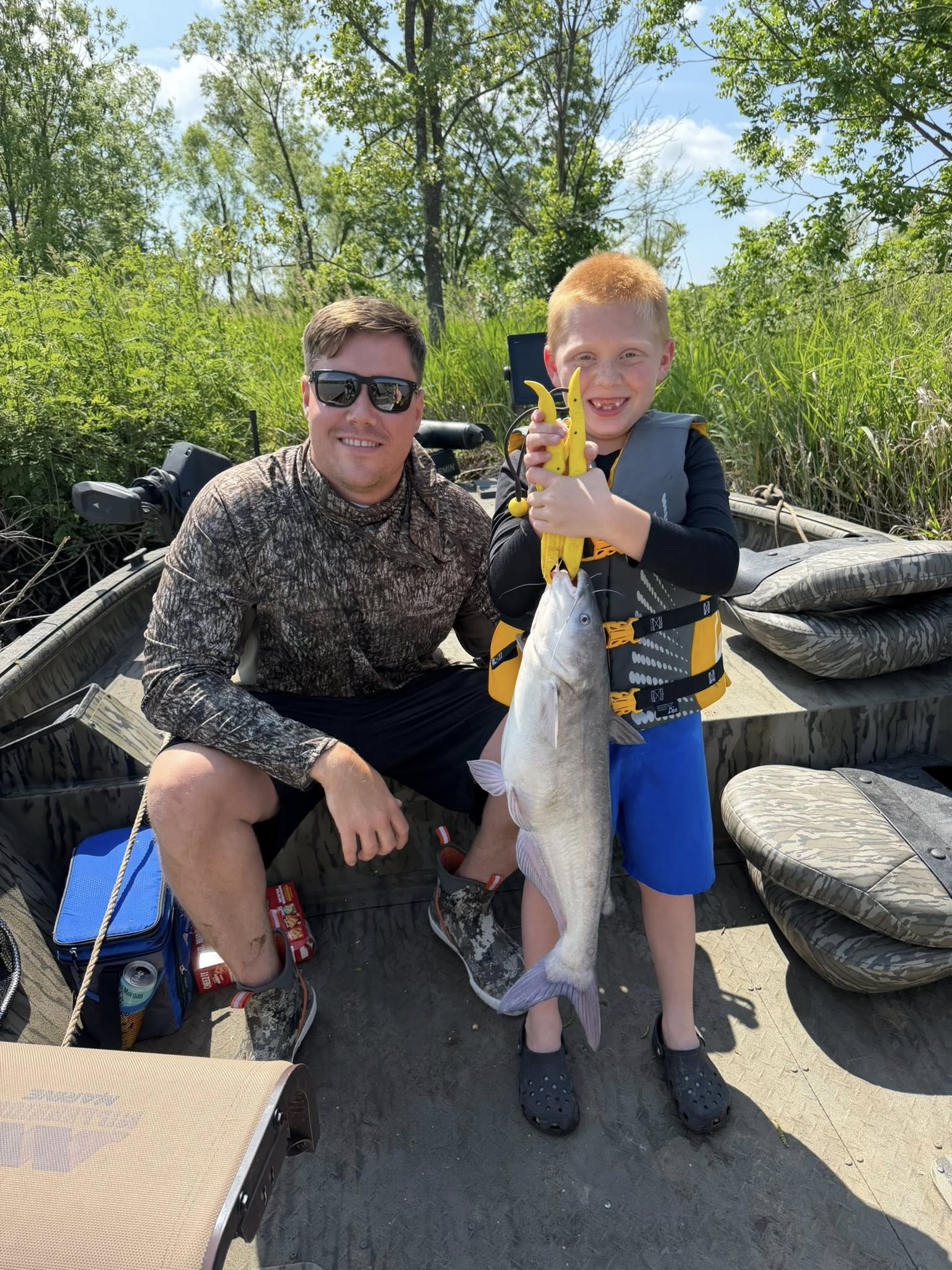 Missouri multi-species fishing charter on Truman Lake targeting crappie, catfish and paddlefish