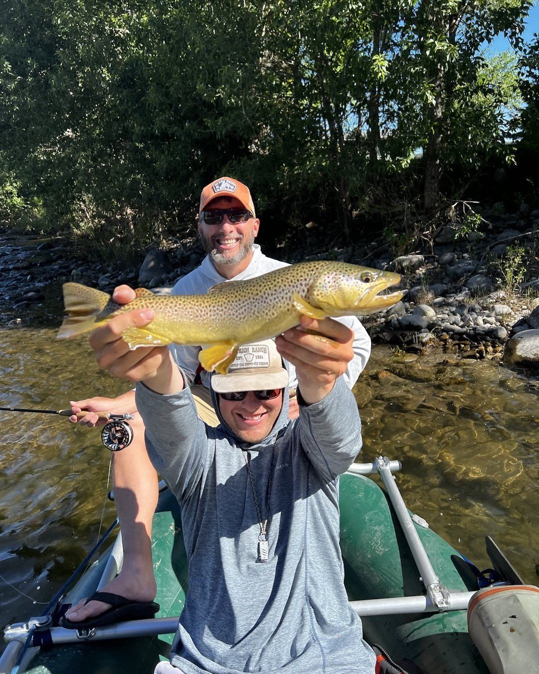 2 anglers fishing in MT