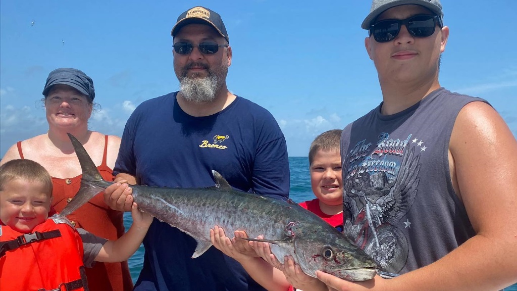 5 anglers with a big fish caught in FL