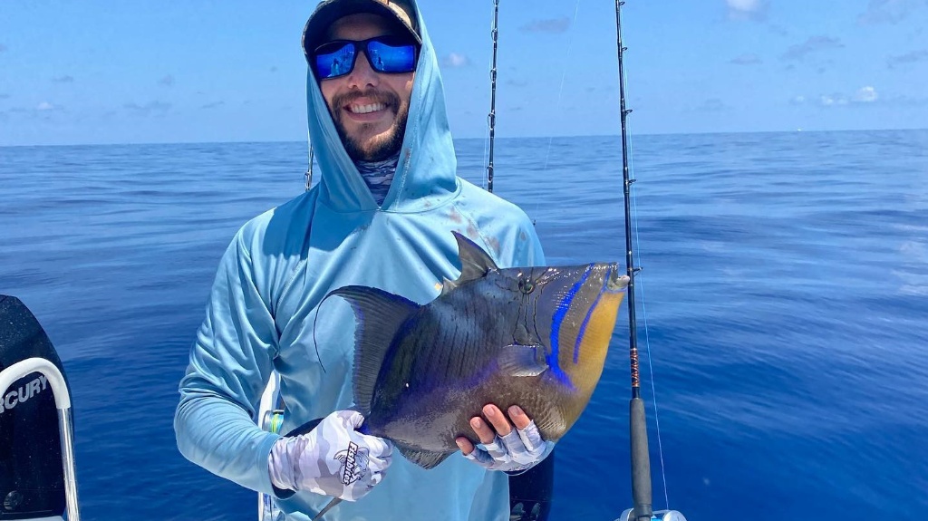 1 person fishing in FL