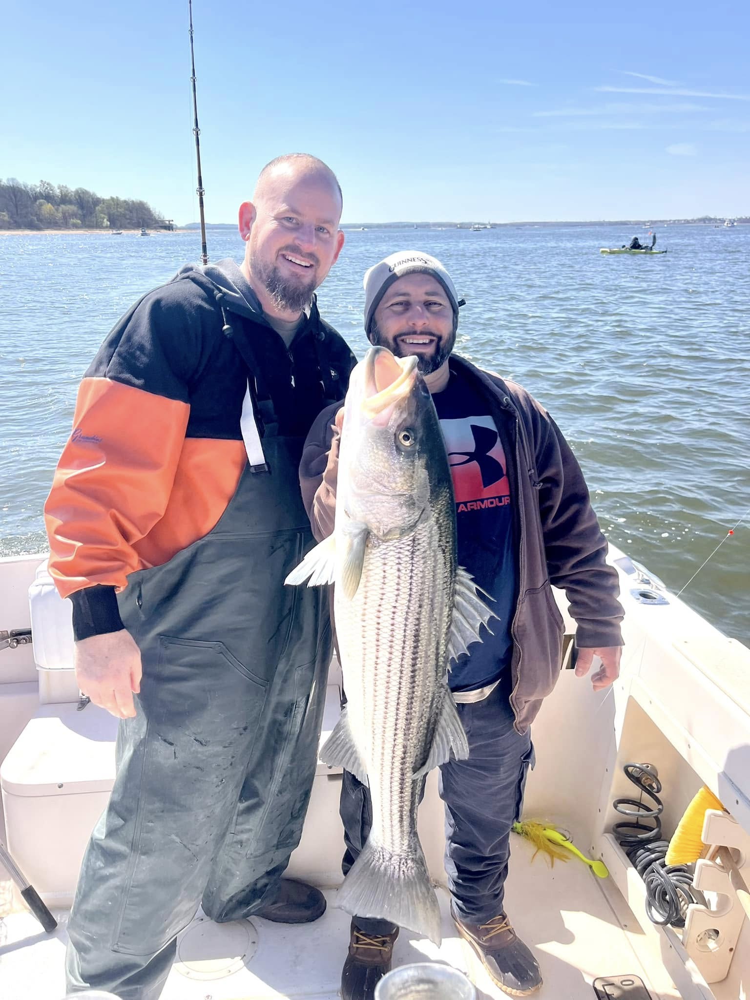 Woodbridge NJ fishing charter boat for striped bass and fluke in Raritan Bay inshore waters