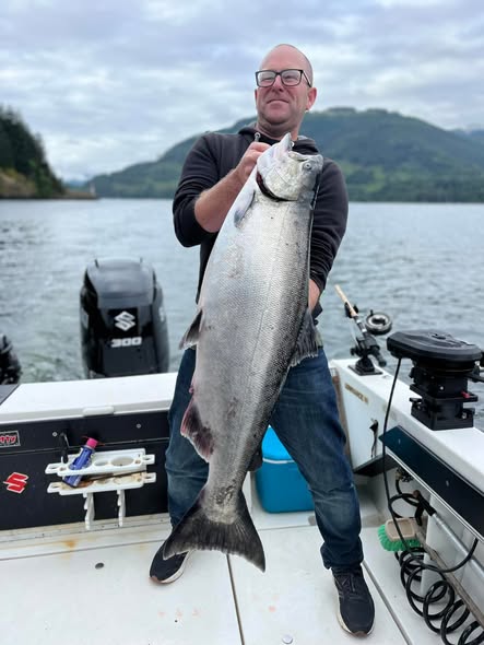Guided salmon fishing charter boat in Barkley Sound BC targeting Chinook and Coho salmon