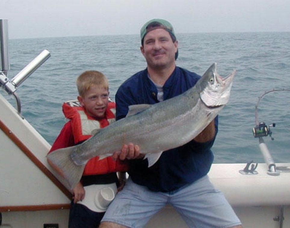 2 anglers fishing in IL