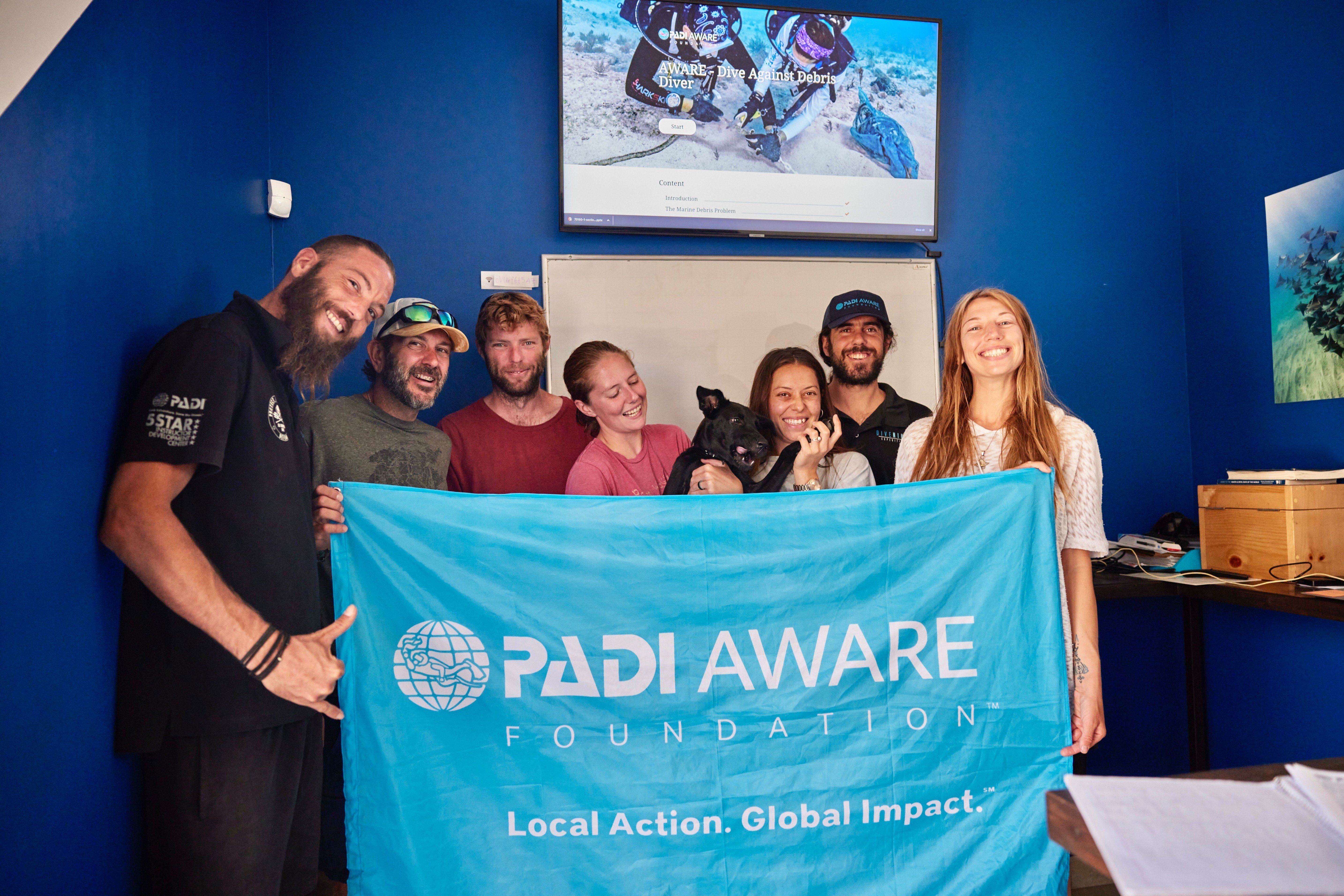 PADI AWARE Specialty eLearning course - ocean conservation training for divers