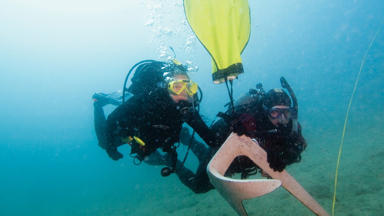 PADI Search and Recovery Diver eLearning course cover - underwater search patterns and lift bag training