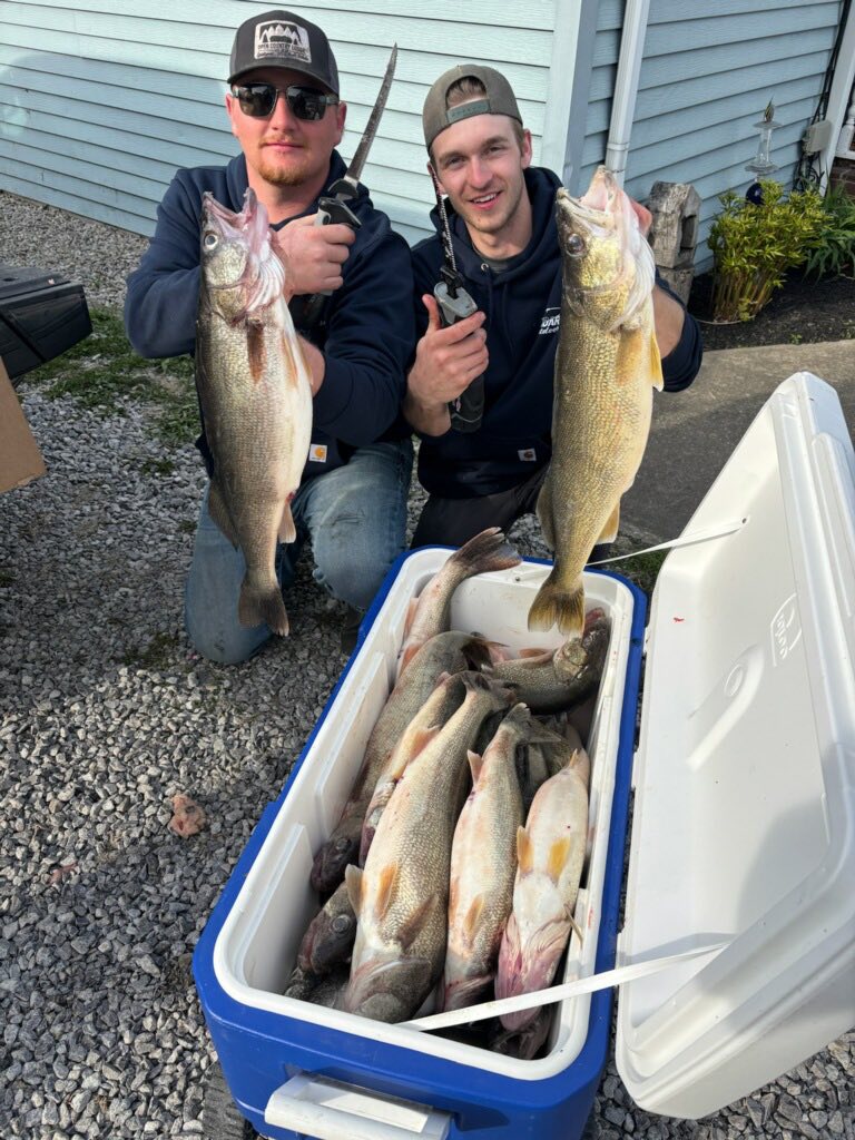 4 fishermen caught big fish in Bismarck