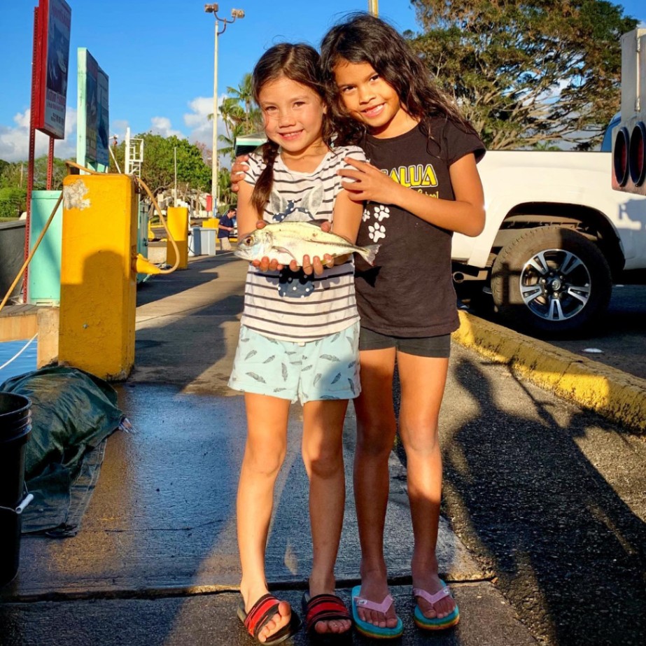 A couple fishing in Haleiwa