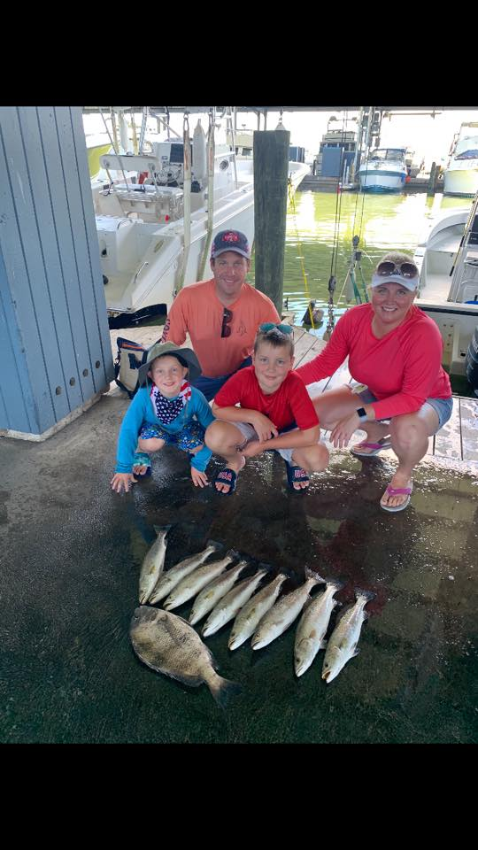 Fishing trip in Texas with 4 people