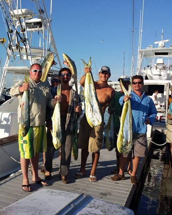 Charleston offshore fishing charter boat targeting tuna, marlin, and mahi mahi in Gulf Stream