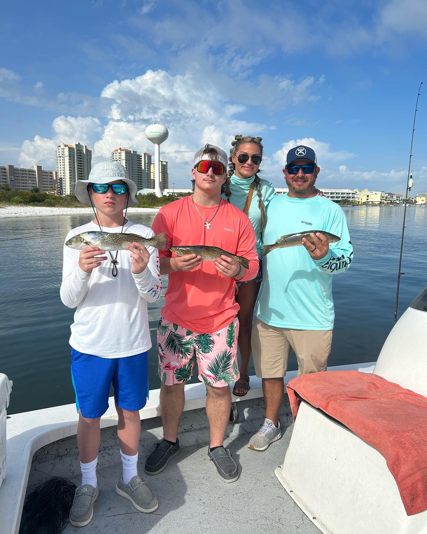 4 people fishing in Navarre