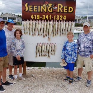 5 people enjoying a fishing tour in OH