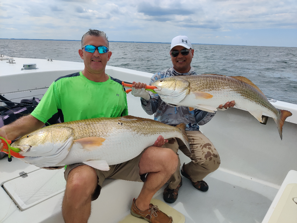 Two anglers with 2 big fish caught in Dameron