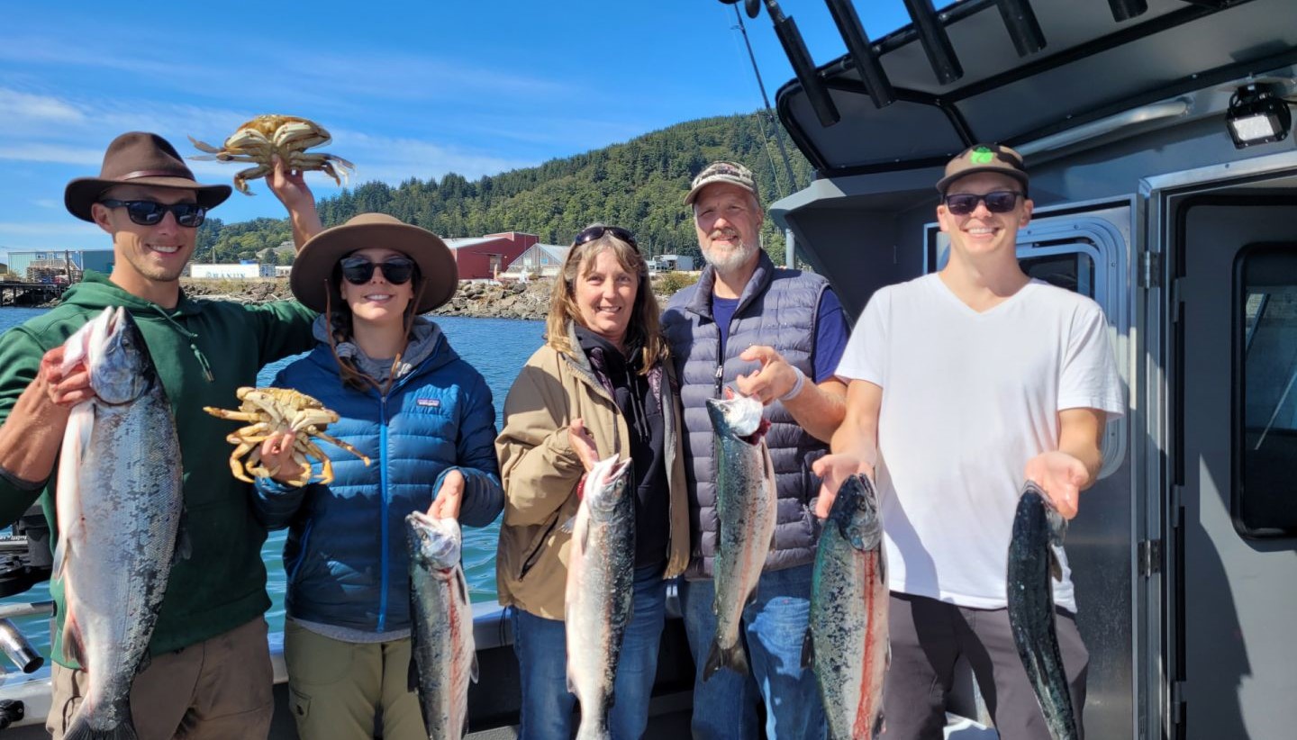 6 fishing rods with a beautiful Garibaldi scenery
