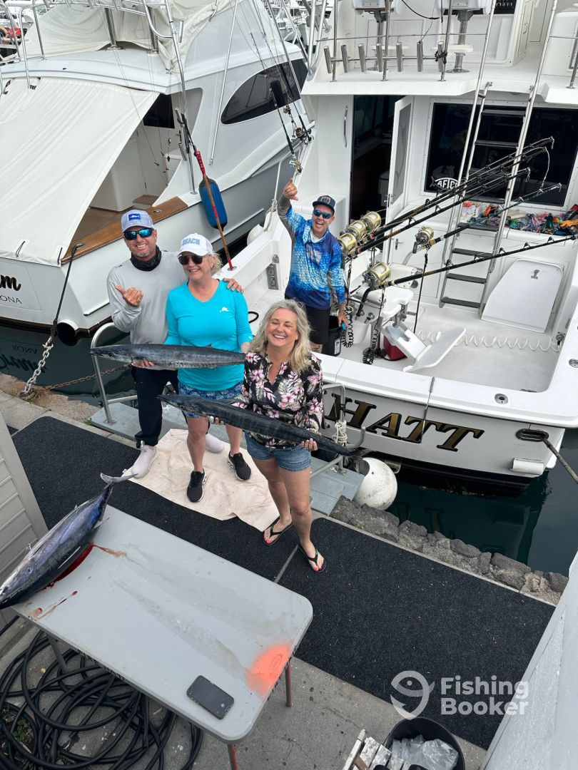 4 people fishing in Hawaii