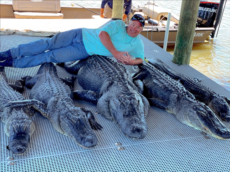 Lone hunter with big 25-inch fish in Ponchatoula