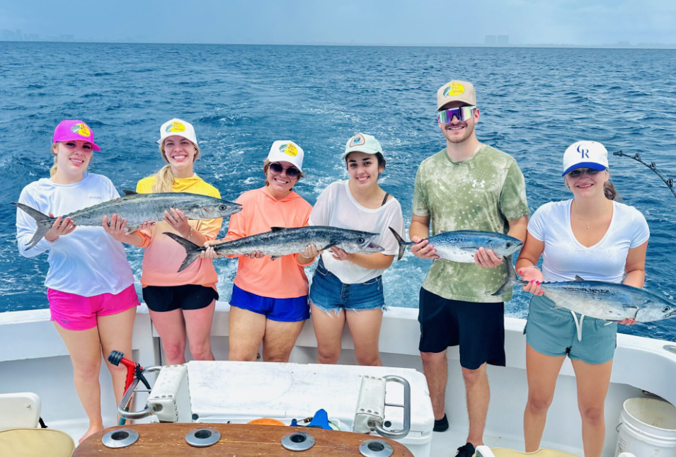 6 people fishing in Fort Lauderdale with 2 big fish caught