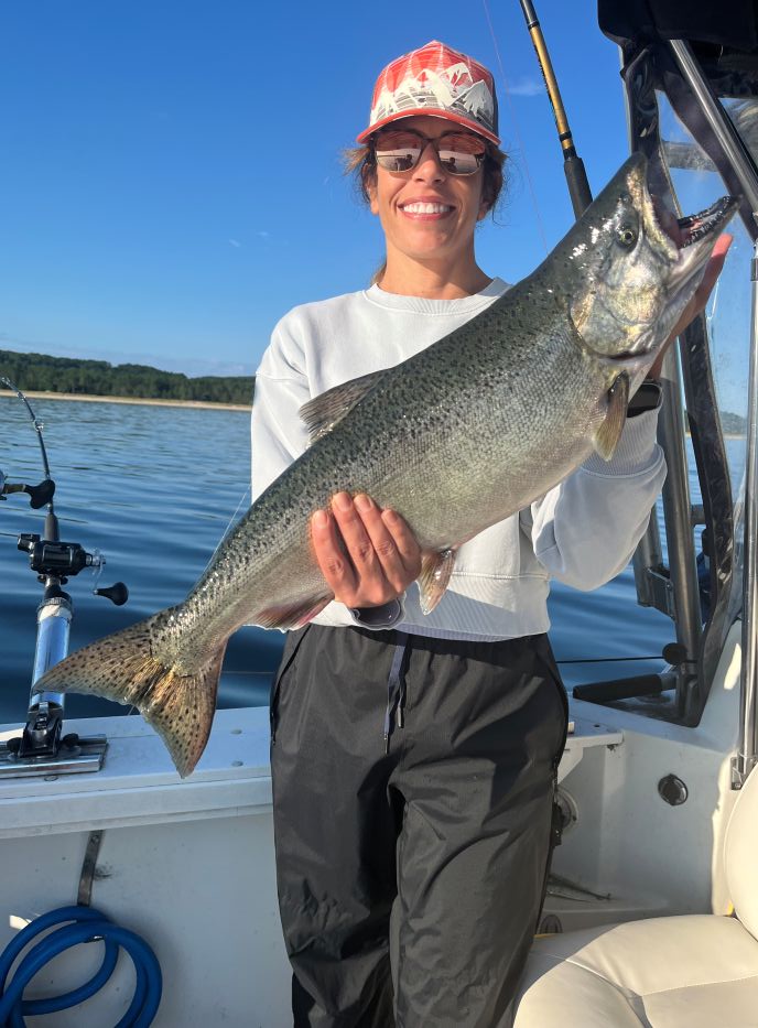 Full-day salmon trout fishing charter boat on Lake Michigan near Glen Arbor with 6 anglers