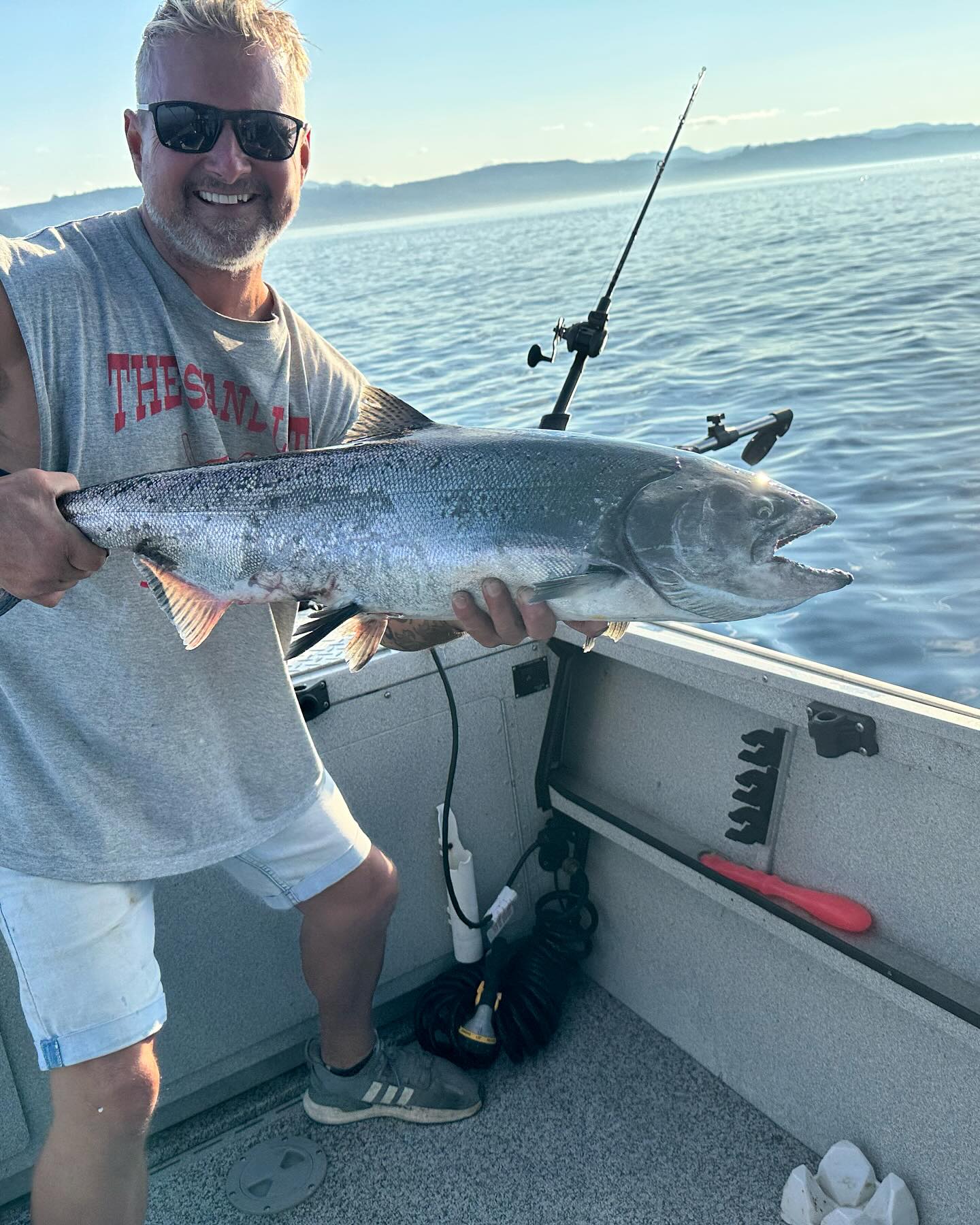 Columbia River salmon fishing charter boat with Captain Ej Snyder, Hammond Marina Astoria Oregon