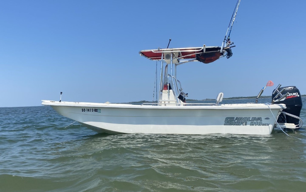 Carolina skiff (Center console