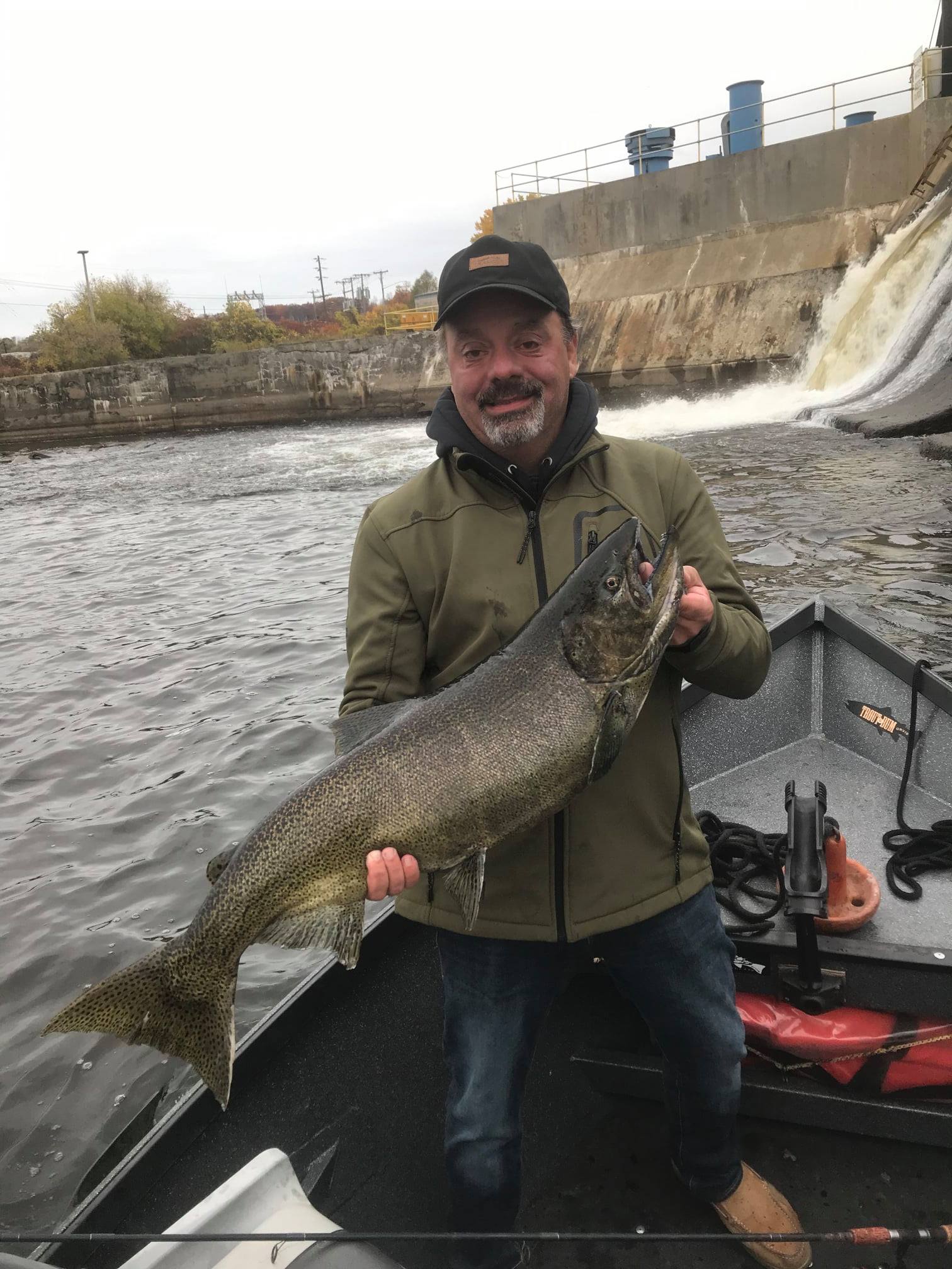 Chinook Salmon, 22 inches, fishing in Brewerton