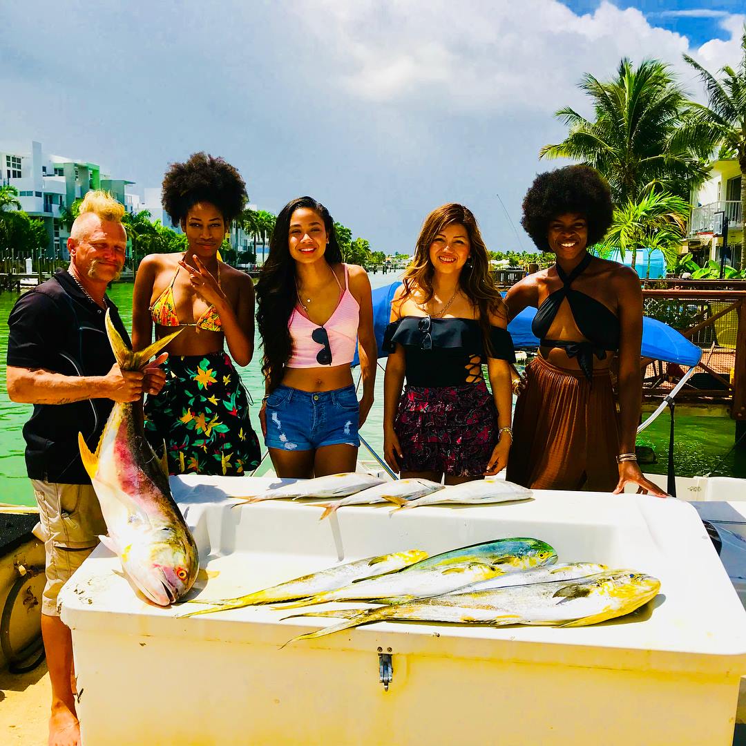 5 people fishing in Miami