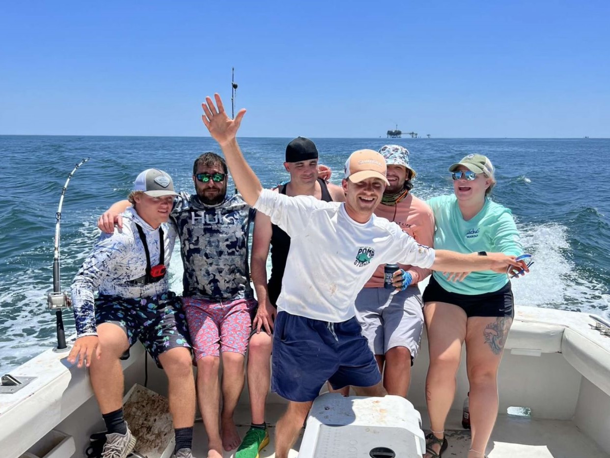 6 people fishing in Alabama