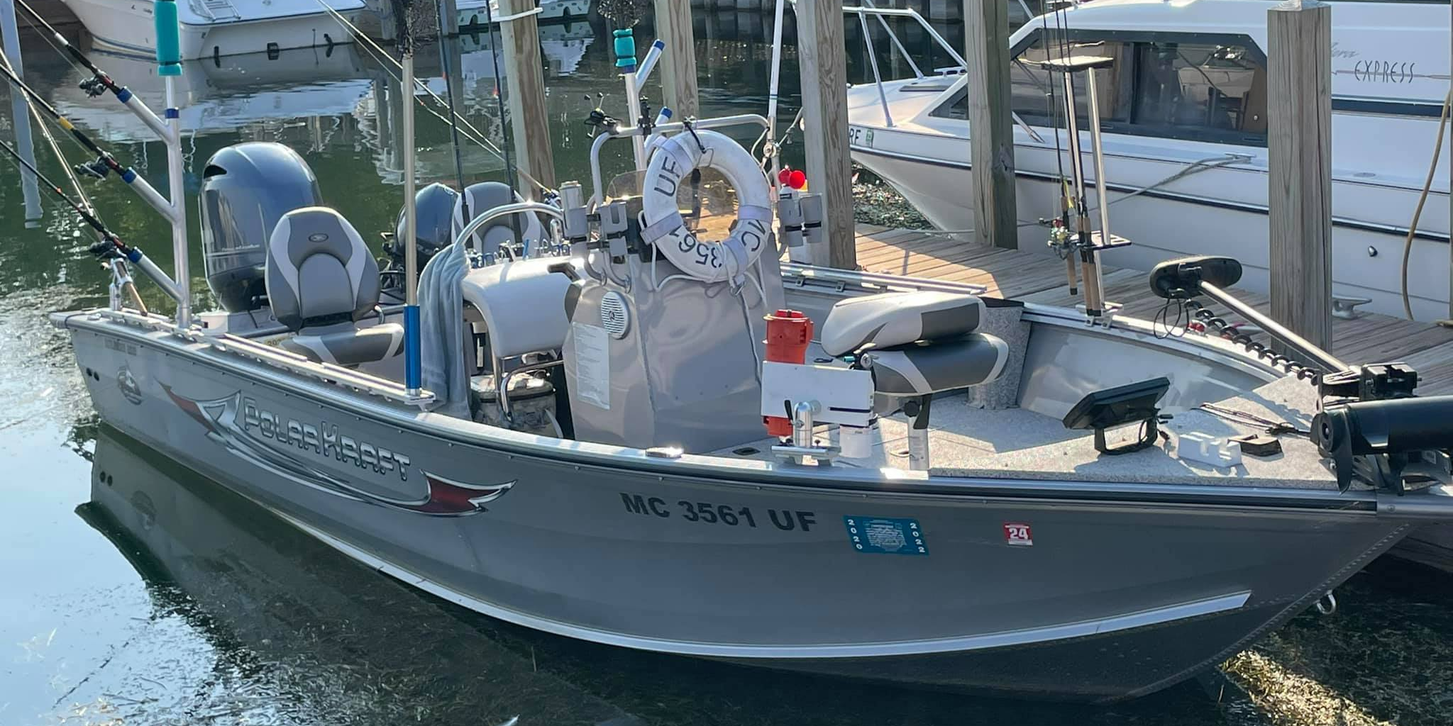 21' Polar Kraft Center Console