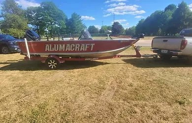 Alumacraft boat