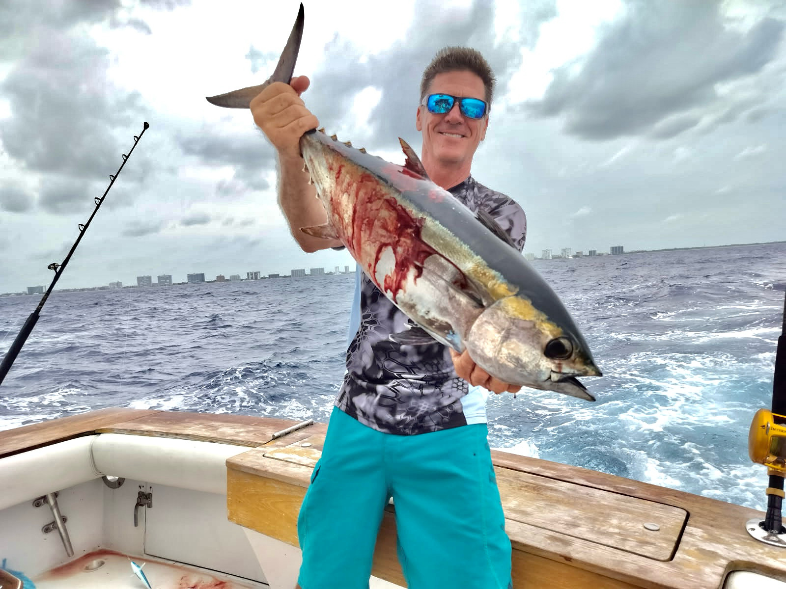 Private 8-hour offshore sportfishing charter boat in Pompano Beach targeting Mahi Mahi and Tuna