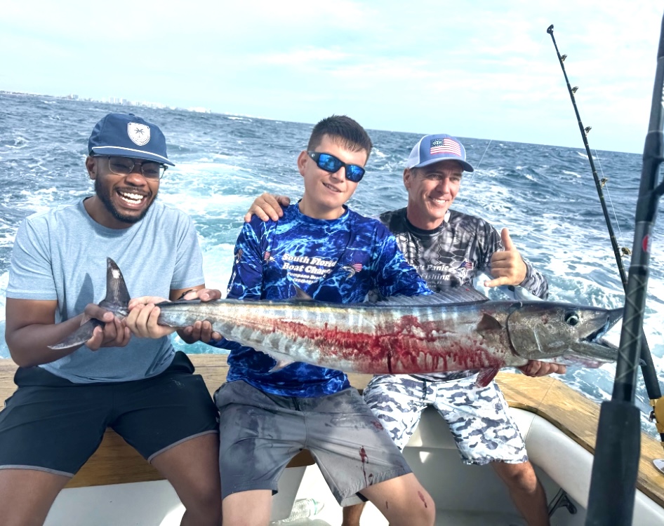 Private sportfishing boat trip in Pompano Beach targeting Mahi Mahi, Tuna, and Sailfish offshore