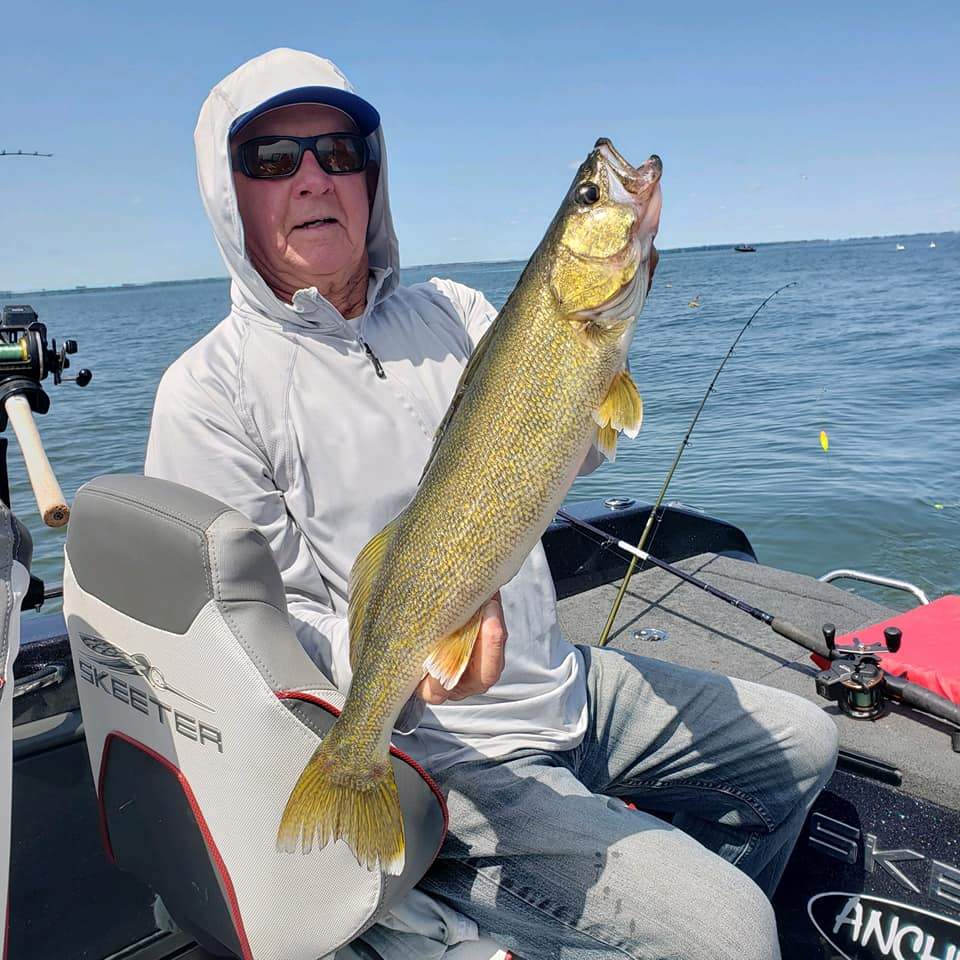Angler with big 23-inch fish caught in WI