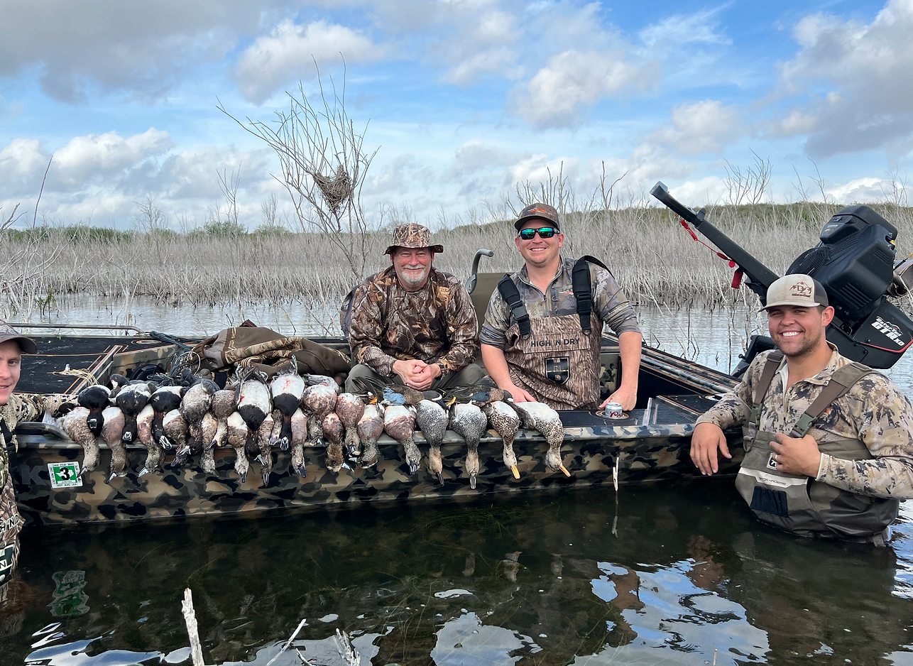 4 people hunting for the best outdoor adventure in TX