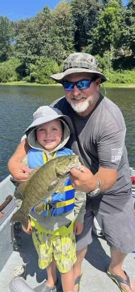 Smallmouth bass caught during fishing tour in Roseburg OR
