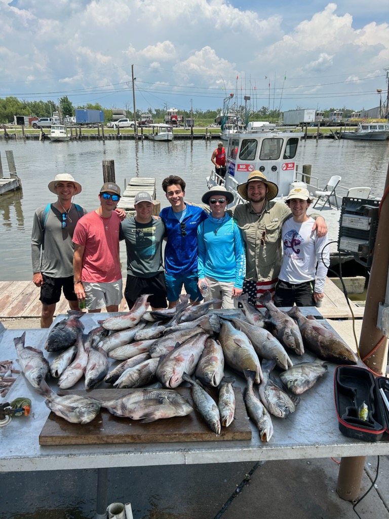 8 people fishing in LA